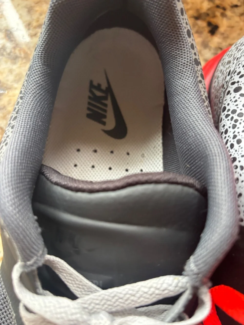 2 pairs Nike